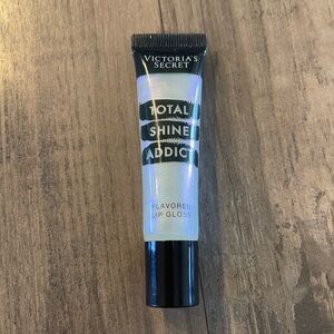 Victoria's Secret Total Shine Addict Lip Gloss